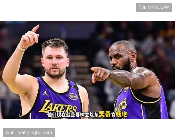 特写:斯坦福桥全场鼓掌,致敬伤愈复出完成赛季首秀的詹姆斯